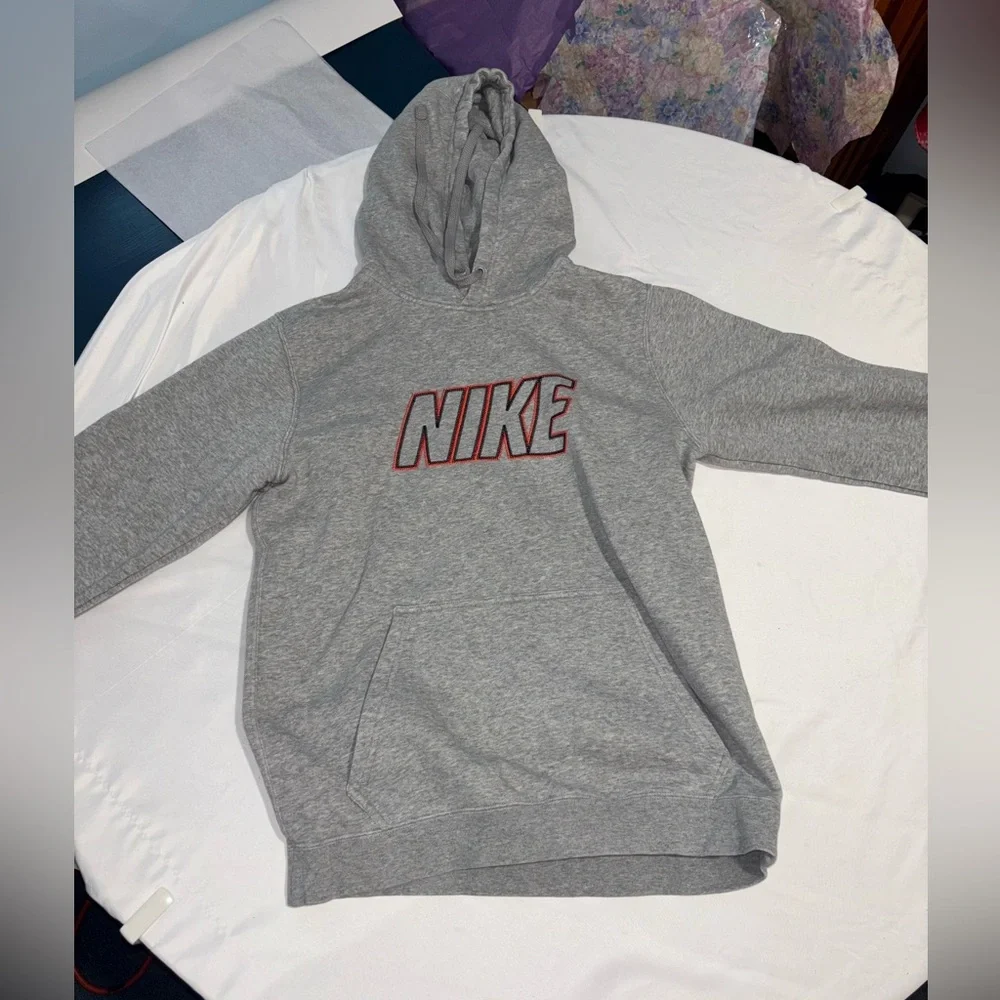 Nike hoodie - Picture 1 of 6